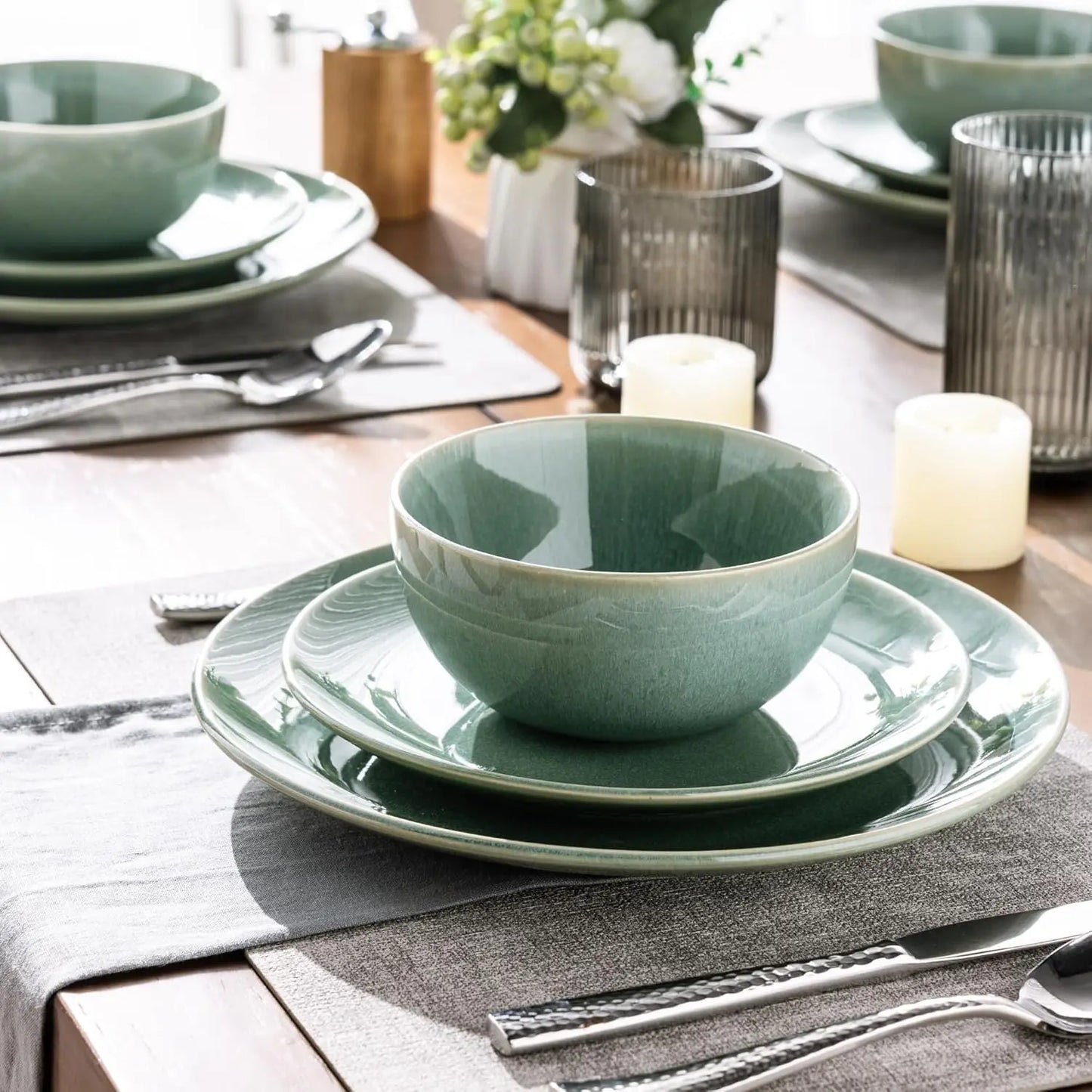 Ceramic Dinnerware Sets for 6, 18 Pieces Stoneware Plates and Bowls Sets, Reactive Glaze Dishes -Scratch Resistant, Dishwasher&M