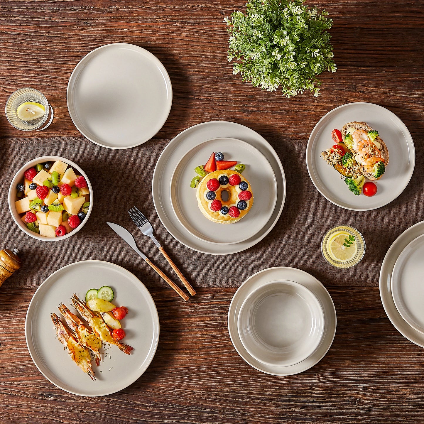 vancasso 12/16/18/24 Piece Light-Grey Reactive Glaze Stoneware Plates Set Dinnerware Sets with 4/6 pcs Dinner Plate/Dessert/Bowl
