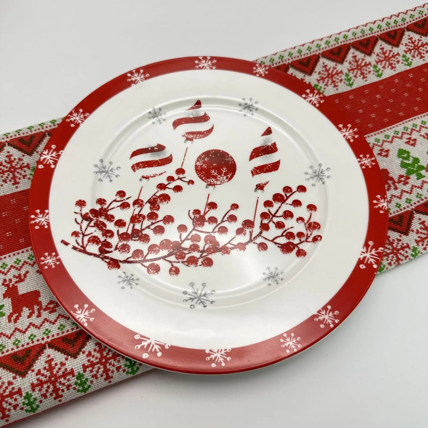 D20cm Christmas Ceramic Plates Christmas Element Table Decoration Dish Retro Village Atmosphere Dining Plate For Festival Decor