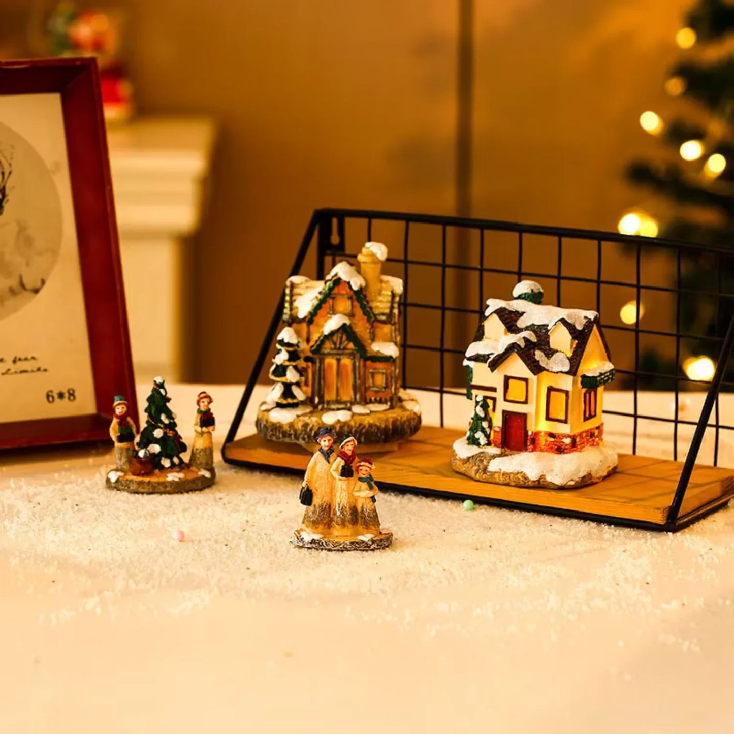 Christmas Human House Figurine Light Up Christmas Resin Mini Village Houses Desktop Table Decoration