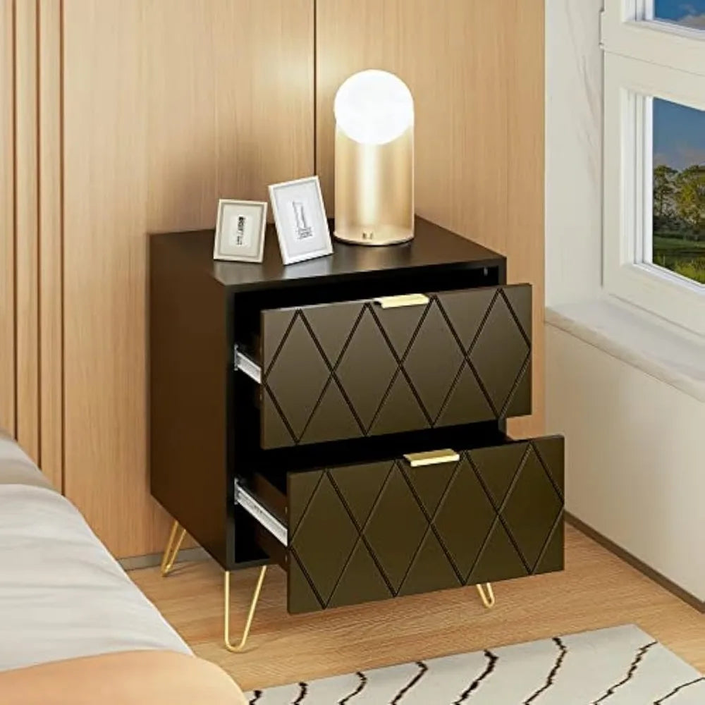 Black Three Piece Bedroom Set With Nightstands And Dresser