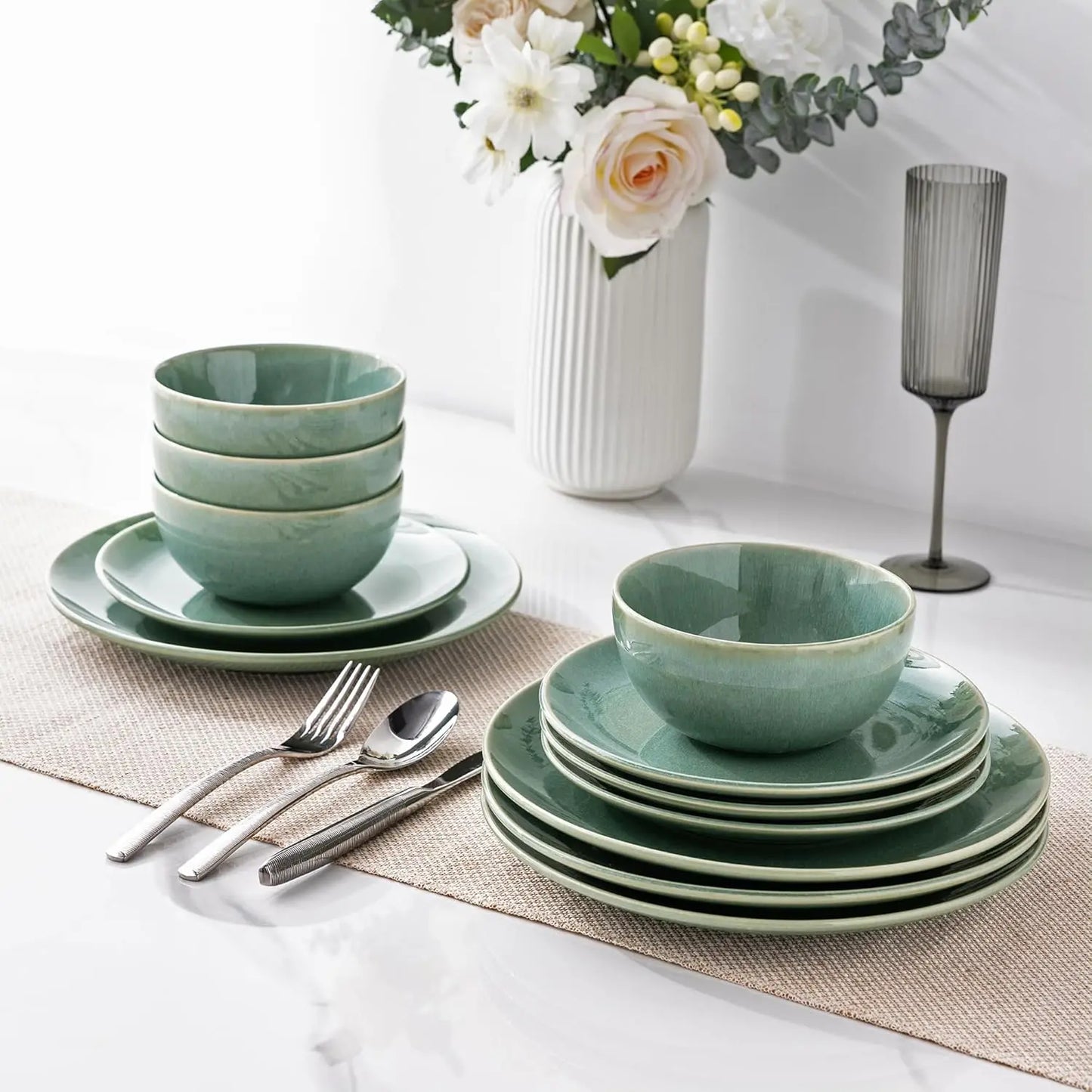 Ceramic Dinnerware Sets for 6, 18 Pieces Stoneware Plates and Bowls Sets, Reactive Glaze Dishes -Scratch Resistant, Dishwasher&M