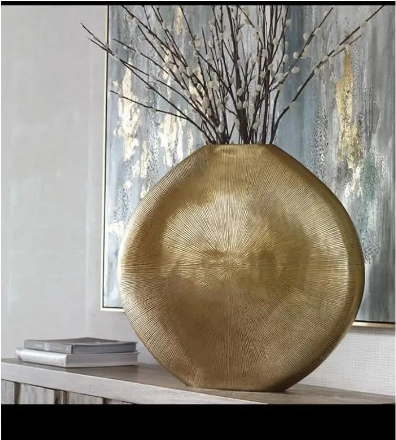 Elegant Gold Metal Flower Vase for Modern Home Décor