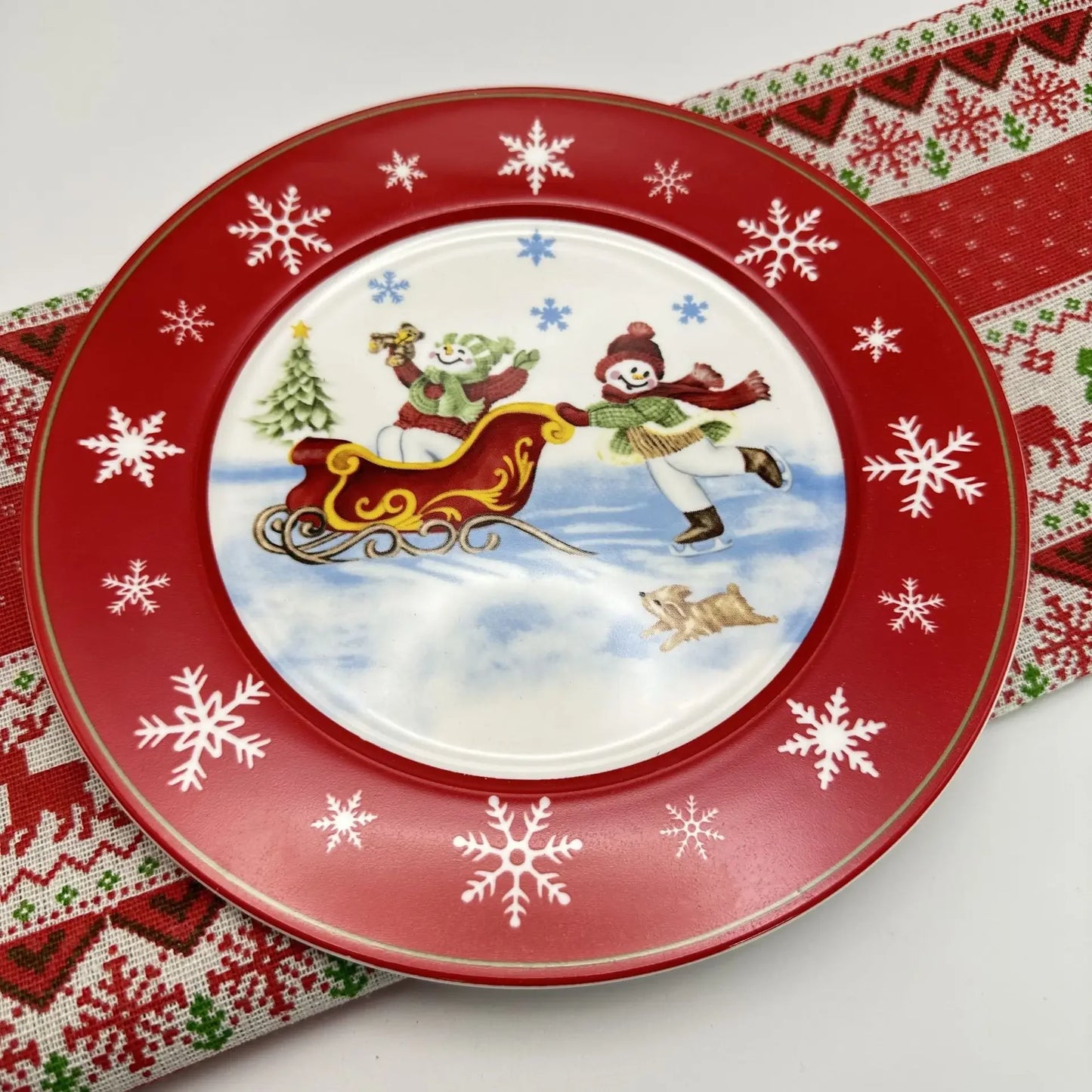 D20cm Christmas Ceramic Plates Christmas Element Table Decoration Dish Retro Village Atmosphere Dining Plate For Festival Decor