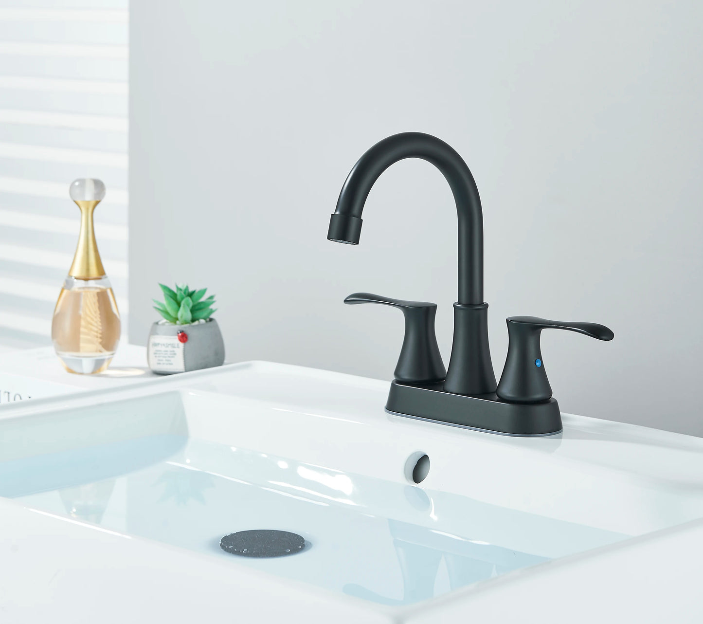 Black Bathroom Sink Faucet 3 Hole 4 Inch Center Set Vanity Faucet 2 Handle Bathroom Faucet with Hot and Cold Water